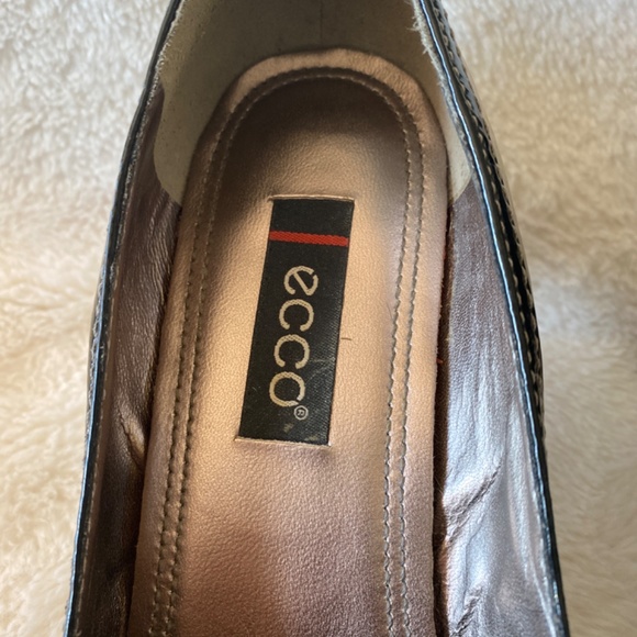 Ecco Women Strap Heels - Picture 6 of 8